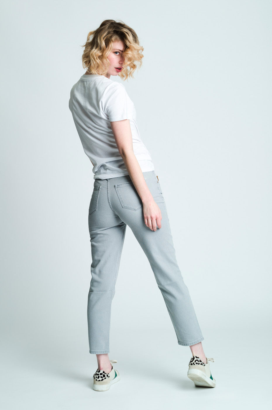 EMILY Relaxed Fit - Light Grey