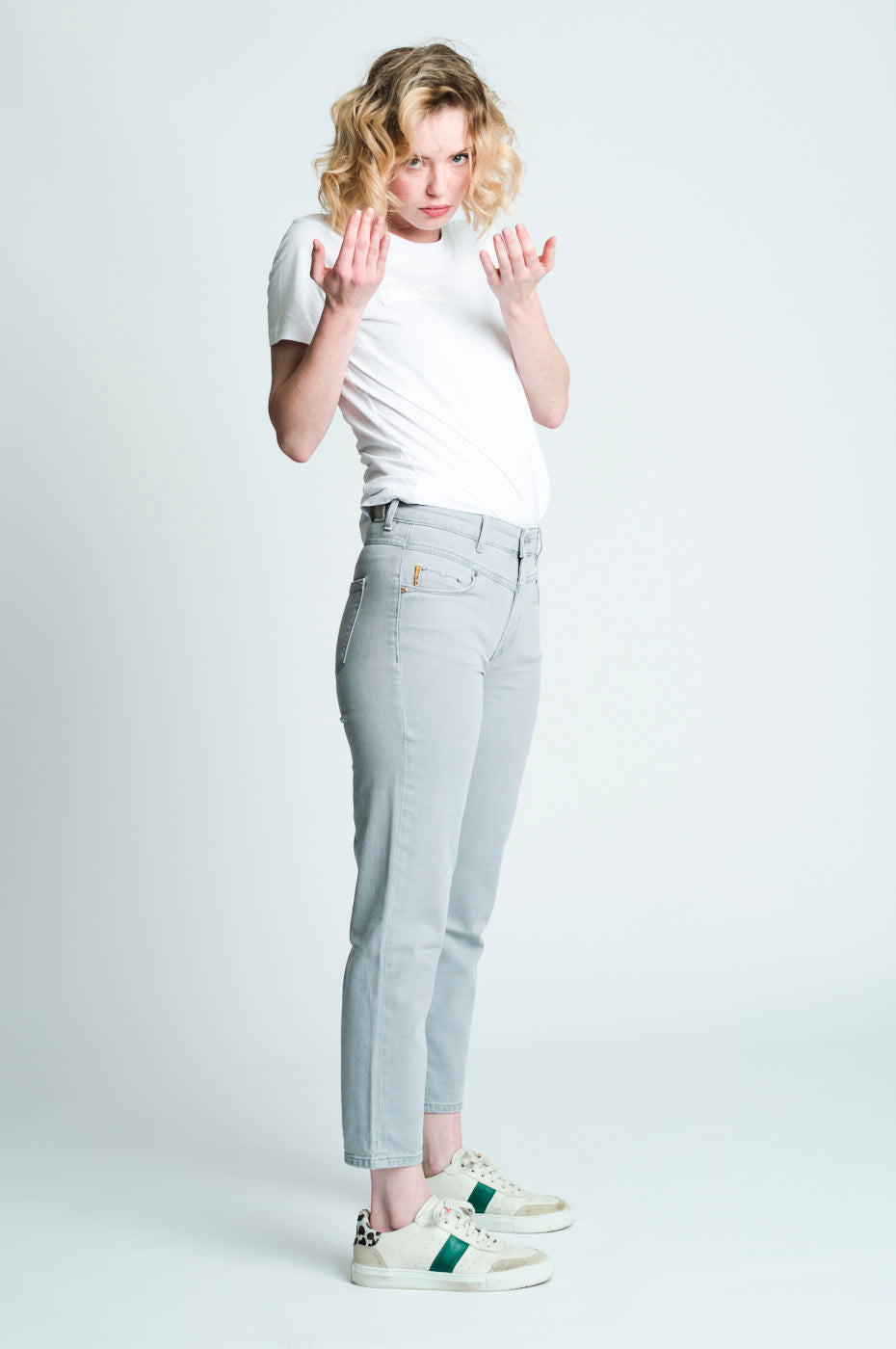 EMILY Relaxed Fit - Light Grey